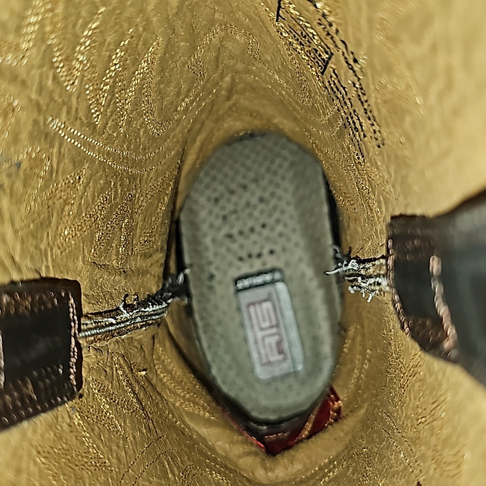 Boots - Picture 3 of 10